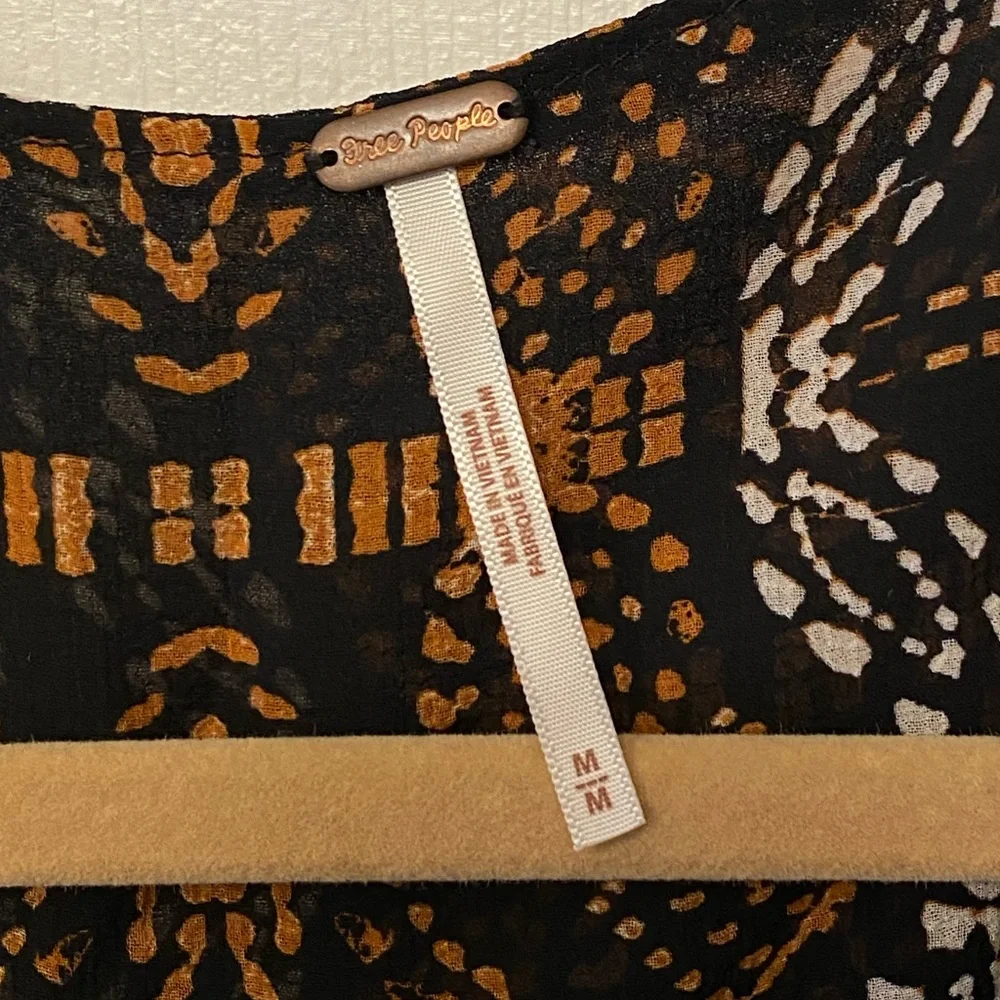 Free People Lele Printed Blouse Size Medium. ๐งก๐ค๐ค only worn once - Picture 6 of 9